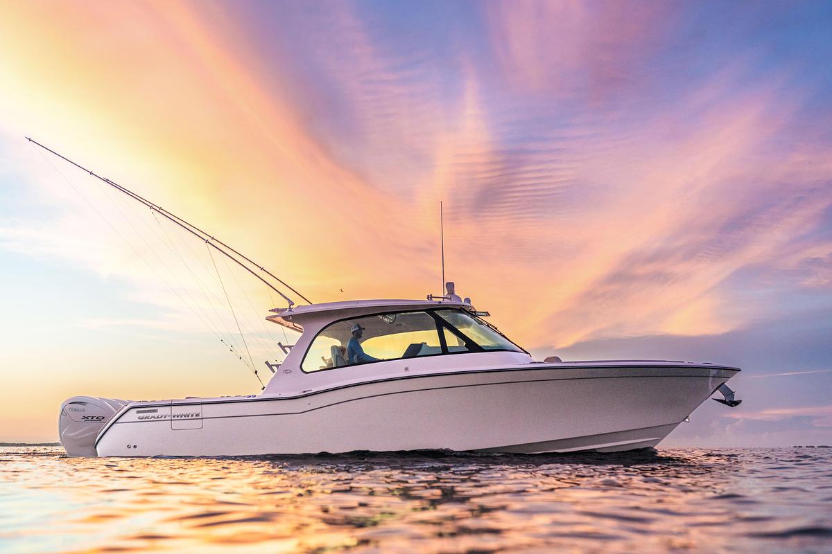 Freedom 415
41' DUAL CONSOLE