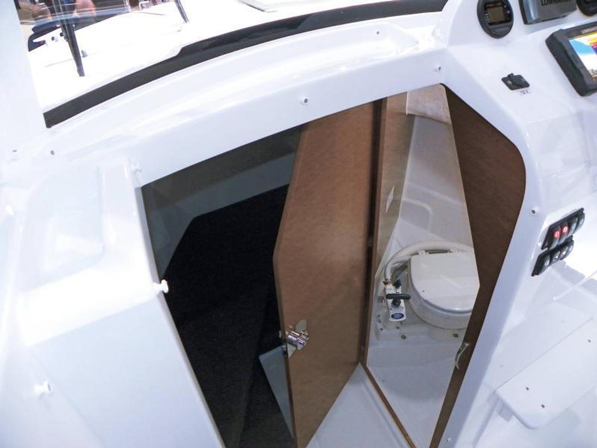 2026 Jeanneau NC 695 Sport