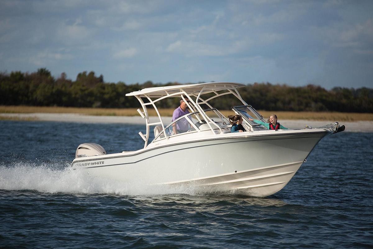 Freedom 235
23' DUAL CONSOLE