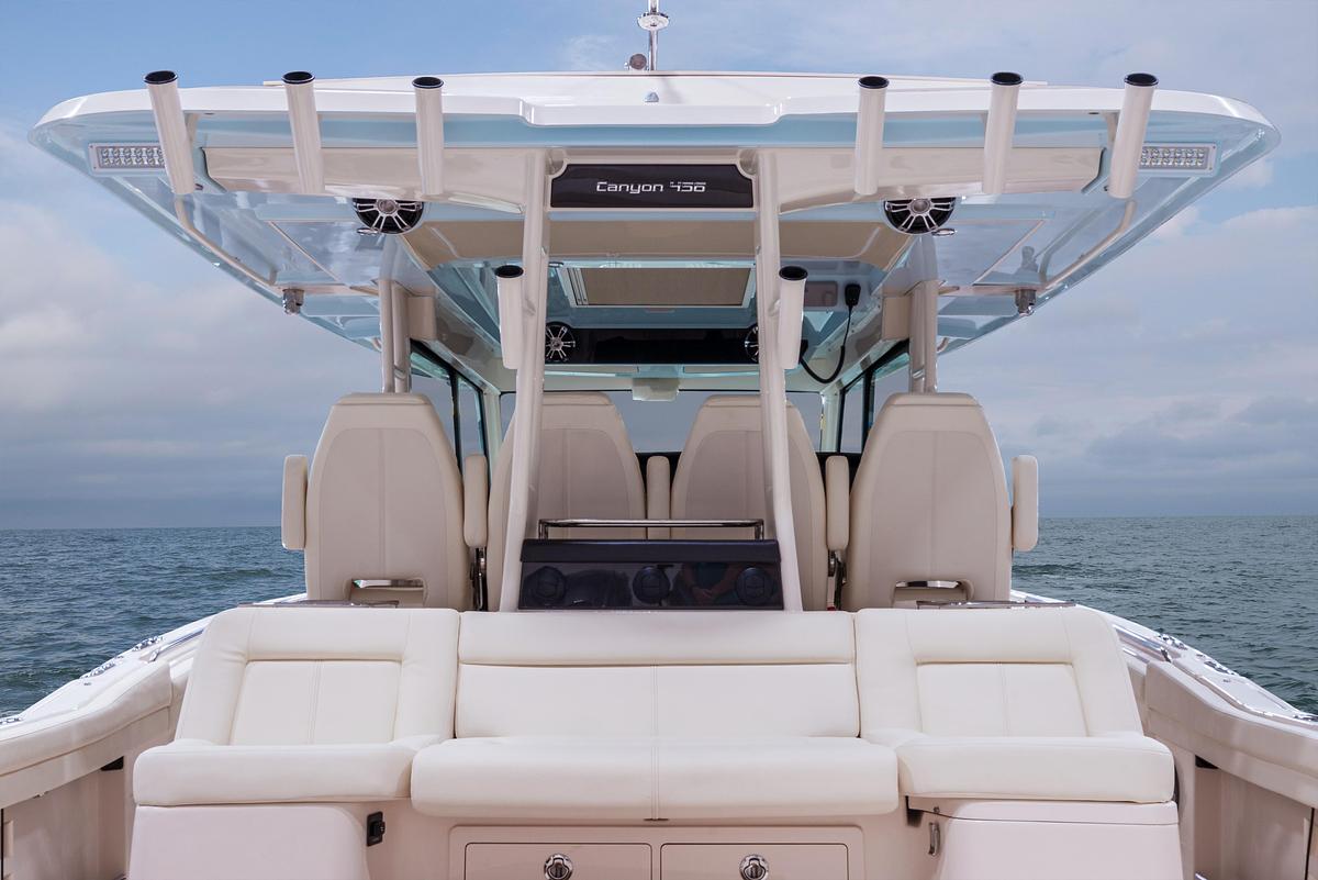 Canyon 456
45' CENTER CONSOLE