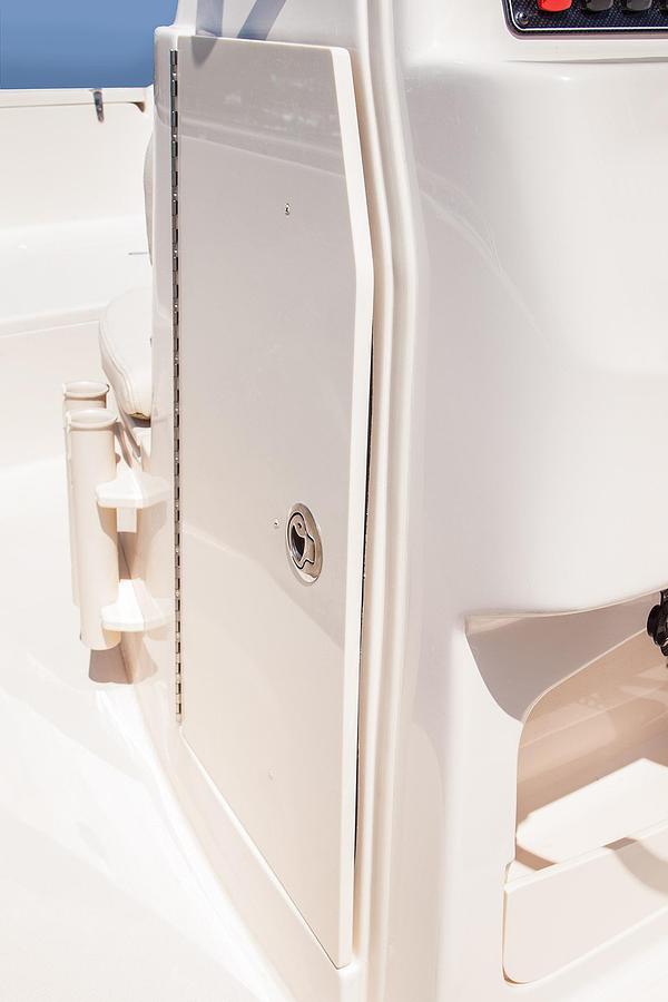 Fisherman 180  18' CENTER CONSOLE