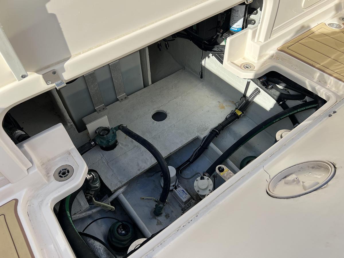 Used 2021 Grady-White Marlin 300