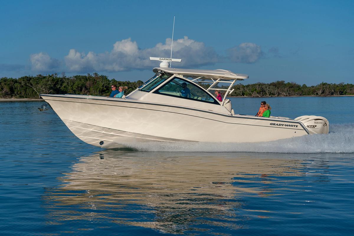 Freedom 375  37' DUAL CONSOLE