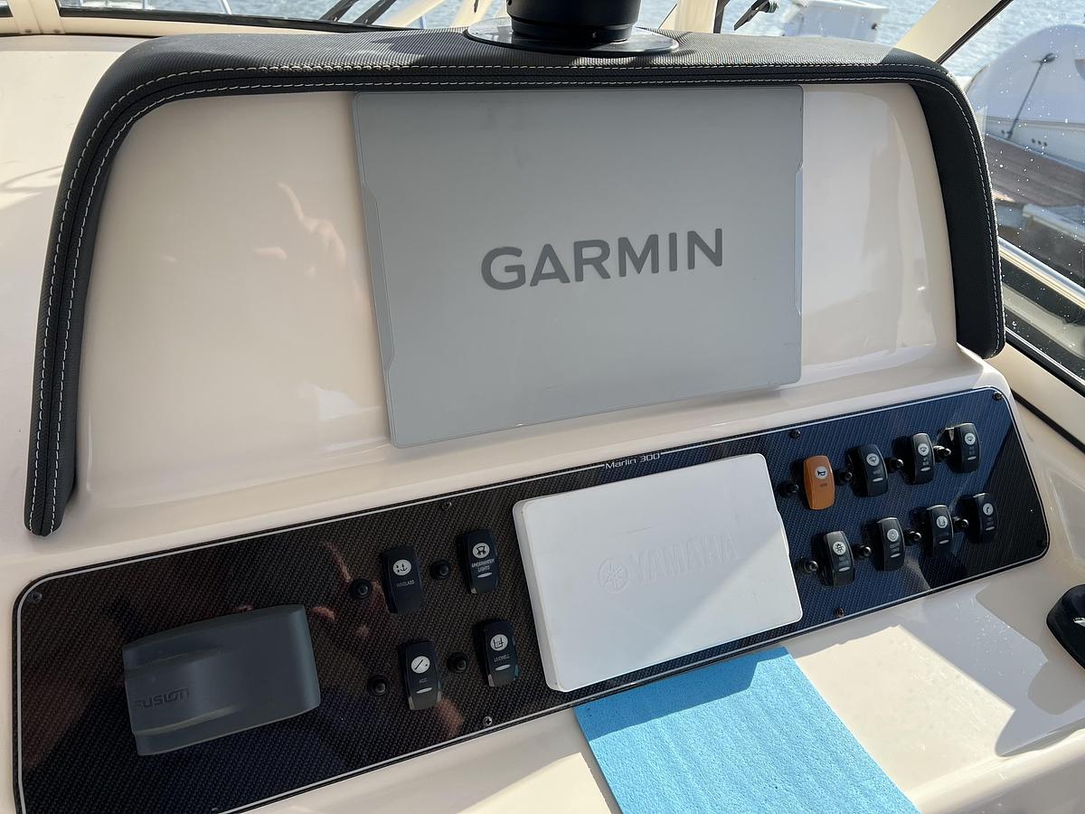 Used 2021 Grady-White Marlin 300