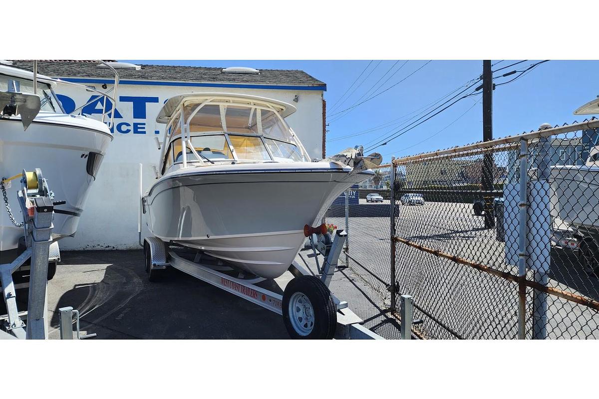 Used 2023 Grady-White Freedom 235