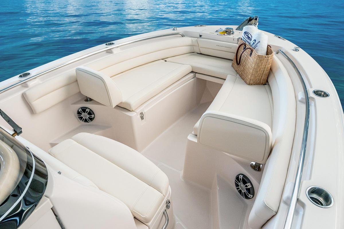 Fisherman 236
23' CENTER CONSOLE
