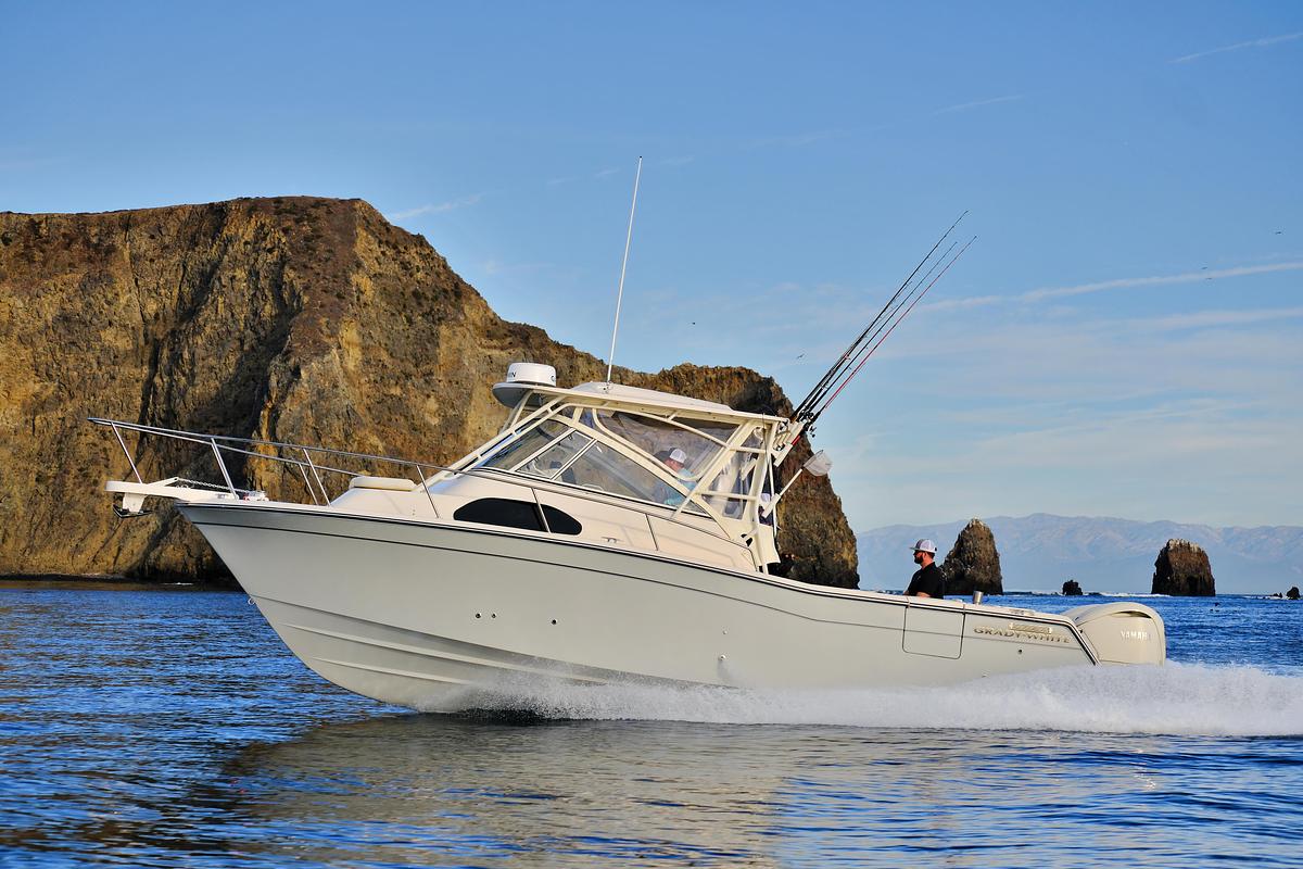 Marlin 300
30' WALKAROUND CABIN
