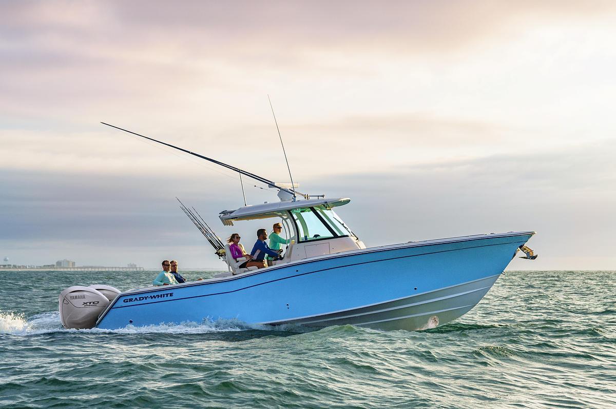 Canyon 336
33' CENTER CONSOLE