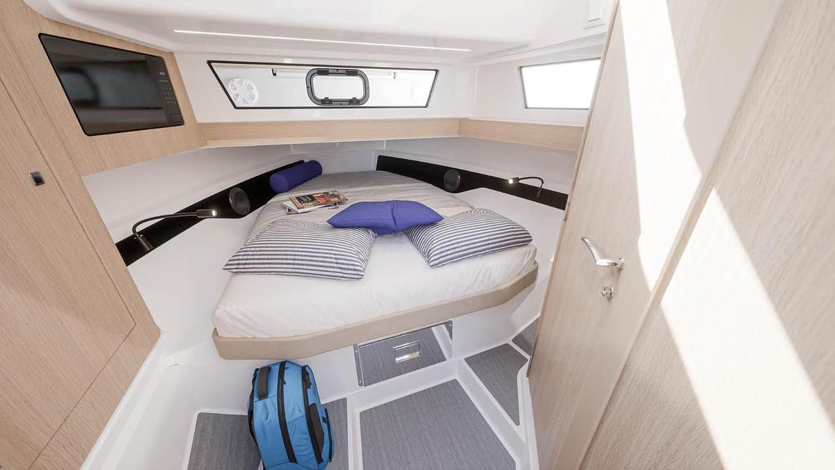 Used 2027 Jeanneau EX 34 Cabin