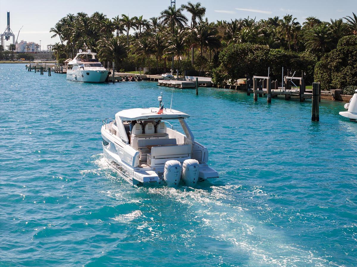 2026 Jeanneau DB/37 OB