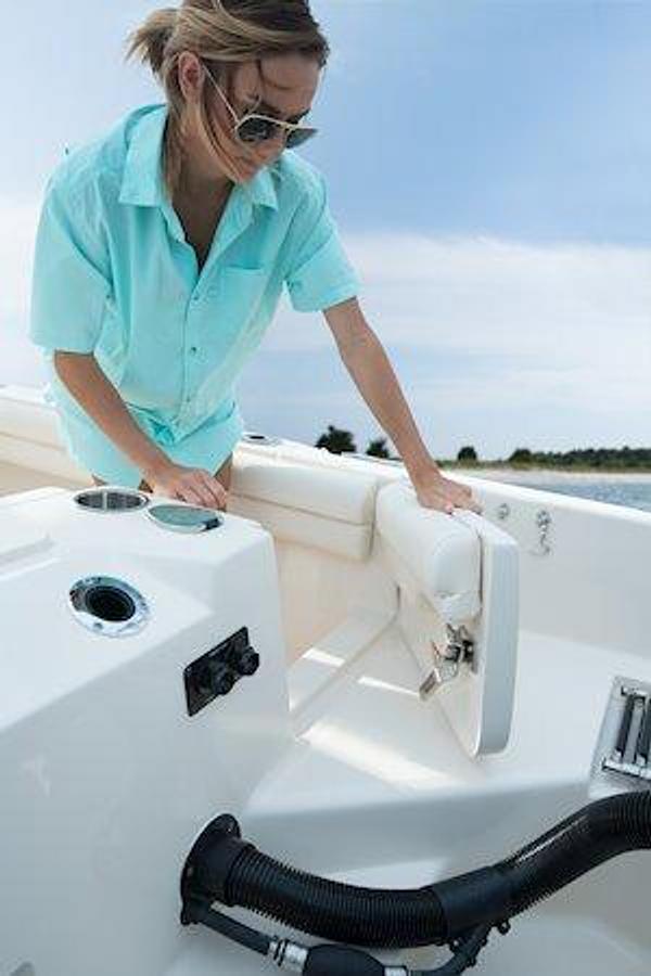 2026 Grady-White Freedom 255