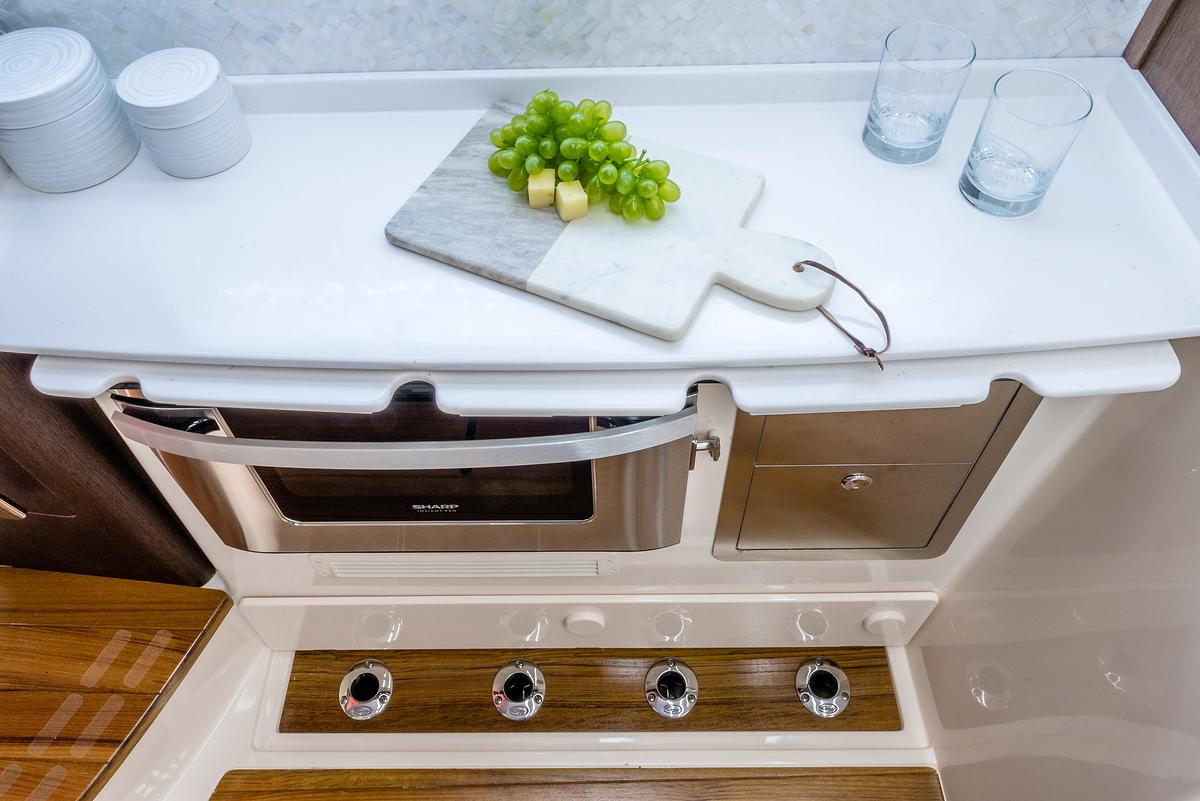 Canyon 456
45' CENTER CONSOLE