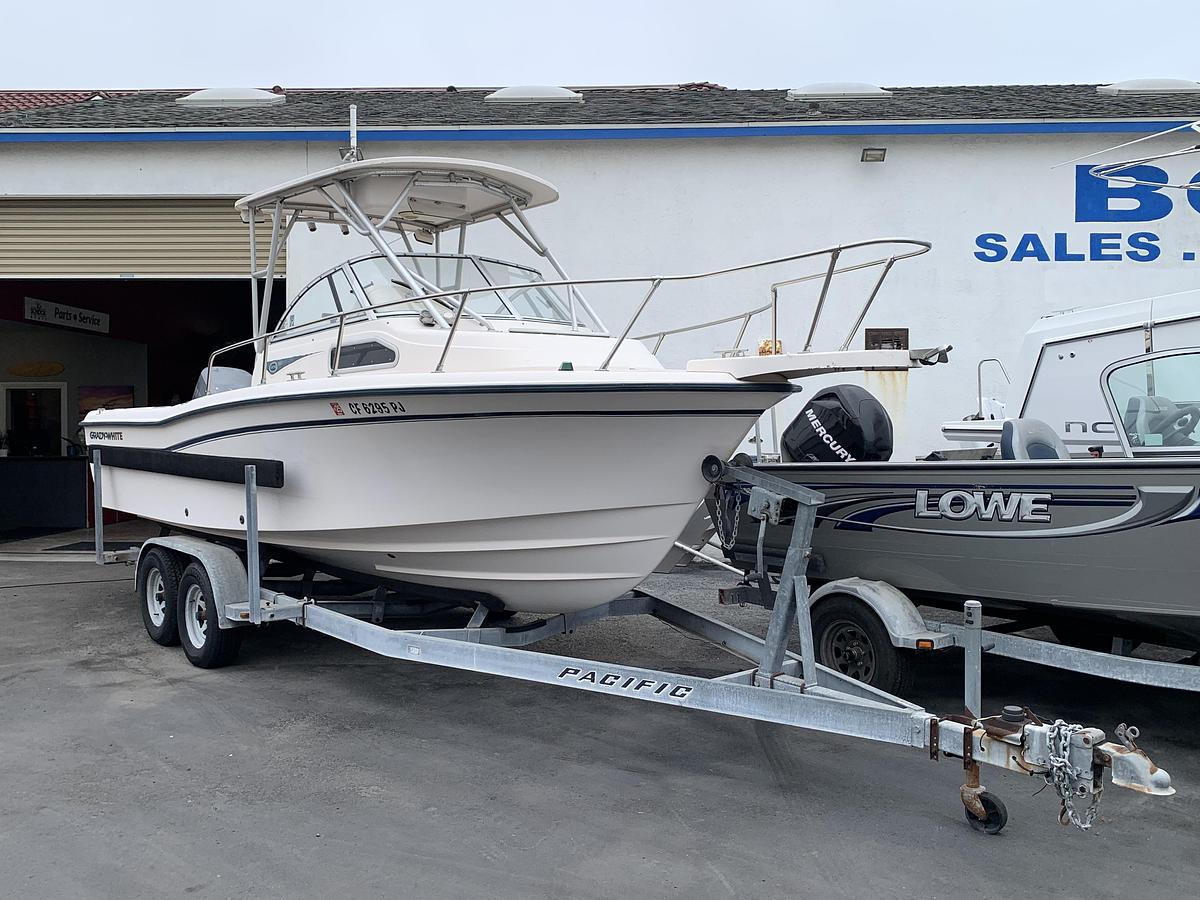 Used 1999 Grady-White 226