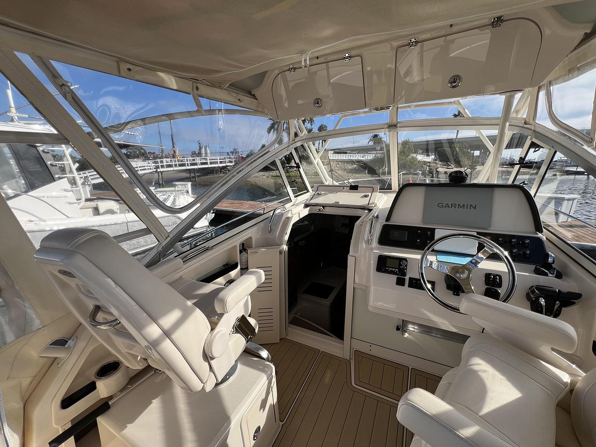 Used 2021 Grady-White Marlin 300