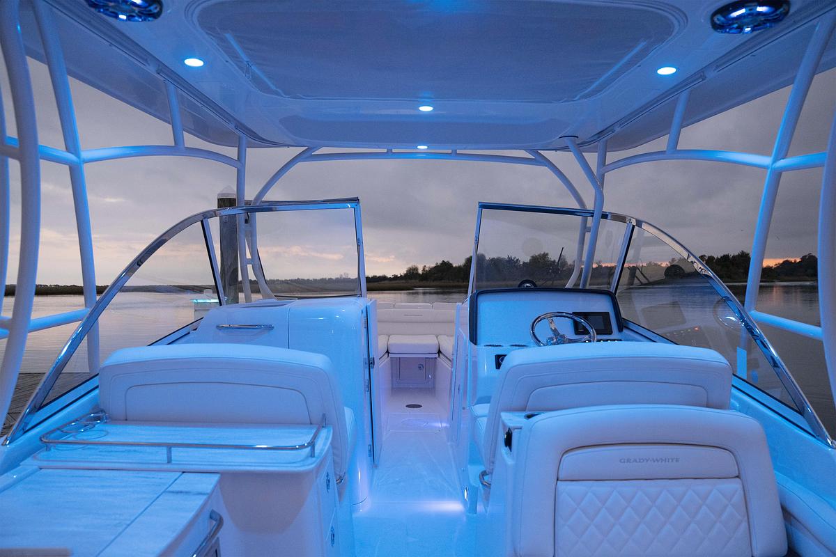 Freedom 285
28' DUAL CONSOLE