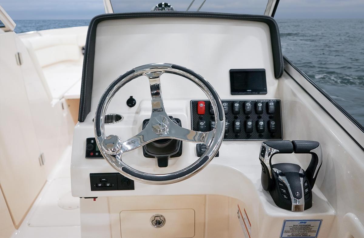 Freedom 275
27' DUAL CONSOLE
