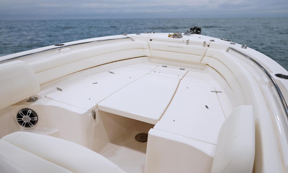 Fisherman 236
23' CENTER CONSOLE