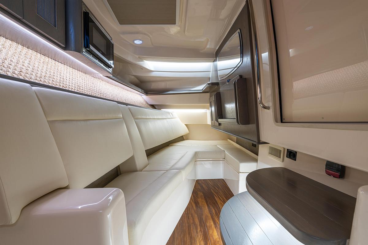 Freedom 415
41' DUAL CONSOLE