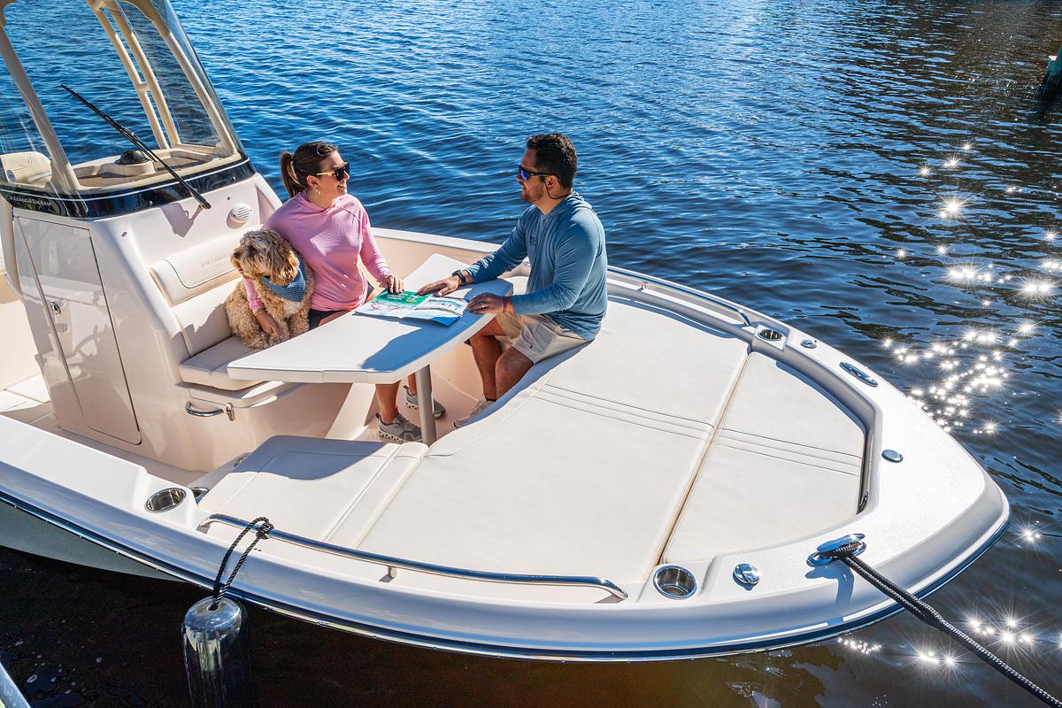 231 CE
23' COASTAL EXPLORER