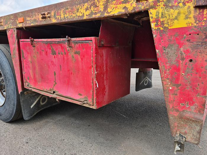Used 1981 METALOVOUGA 3 AXLE STEEL SUSPENSION DRUM BRAKES  385 65R22.5