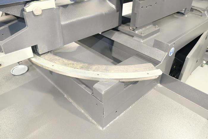 UZMA UZMA 360 DGH semi automatic Double Mitre Bandsaw