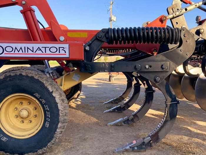 used-15-krause-dominator-4850-disk-ripper-9-shank-for-sale-i
