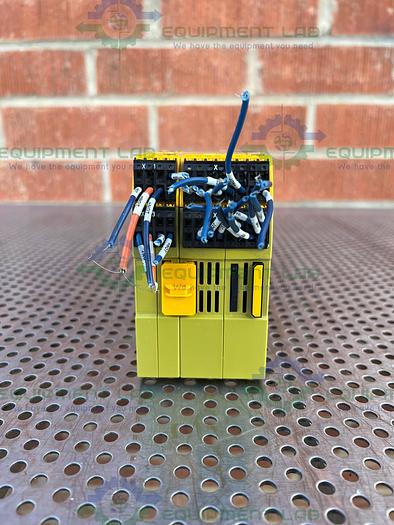 Used Pilz 772001 Safety Relay / Controller PNOZ mm0.1p w/ Pilz 751132 PNOZ s22