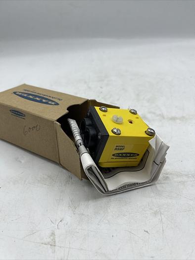 Banner Engineering 25576 RSBF Maxi-Beam Glass Fiber Optic Sensor Head Module