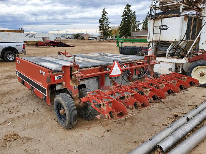 Used WIC 6 Row Beet Topper / Shredder