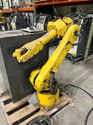 Used FANUC ARCMATE 120iB 6 AXIS CNC ROBOT WITH RJ3iB CONTROLLER