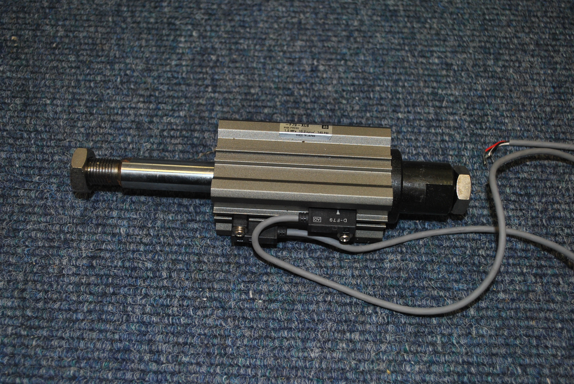 Used SMC cdq2b32-45dm-f79-xc8  pneumatic cylinder actuator