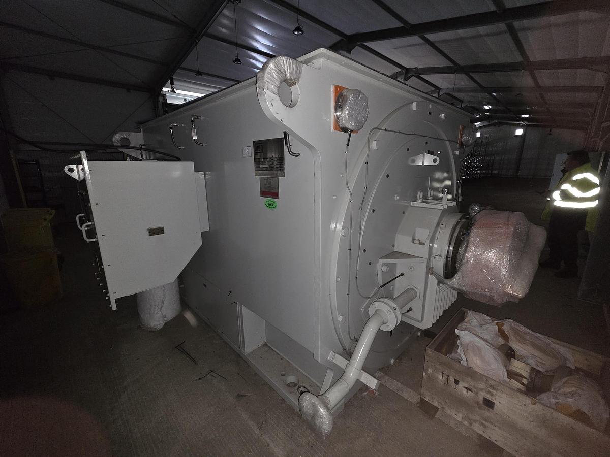 1 x 31,250KVA WEG Alternator (UNUSED) 50Hz/11kV