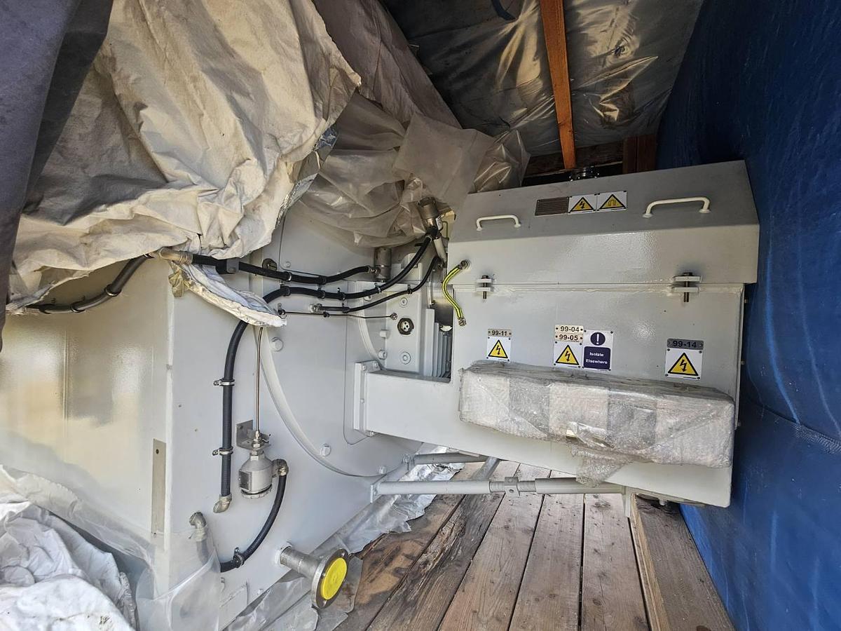 1 x 18600KVA GE Alternator (UNUSED) 50Hz/11kV