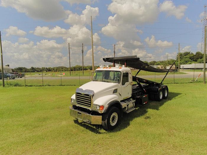 Used 2007 MACK CV 713
