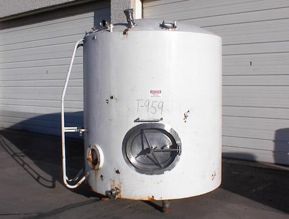 Usado 1000 GALLON STORAGE TANK WITH SIGHTGLASS AND LADDER