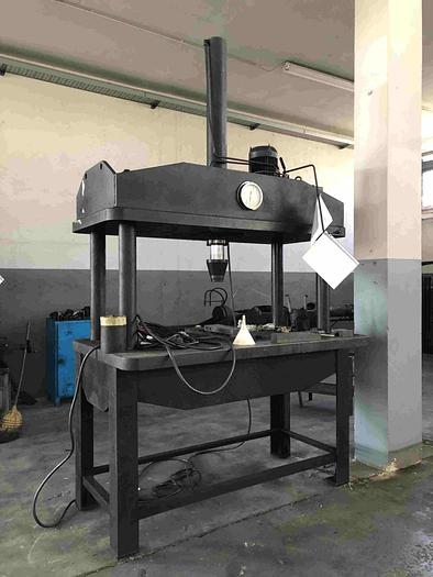 Used GIANA 50 T. HYDRAULIC PRESS