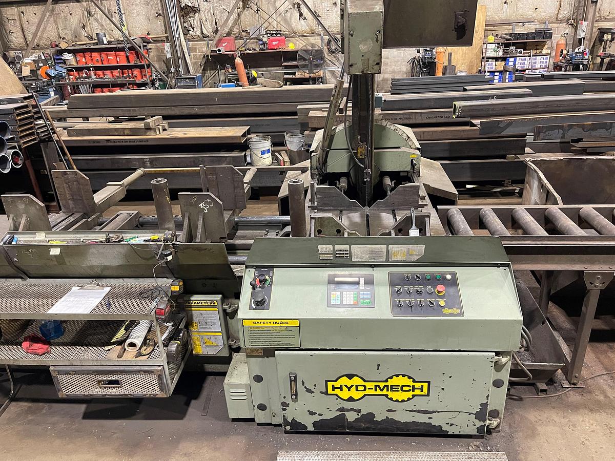 Used 1998 - Hyd-Mech V-18A Automatic Vertical Bandsaw