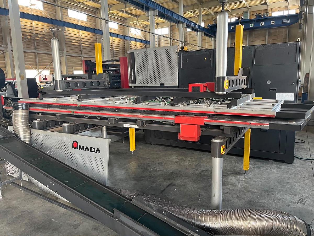Used 2013 - 33 Ton/4,000 Watt Amada EML-3510NT CNC Punch/Laser Combo Machine