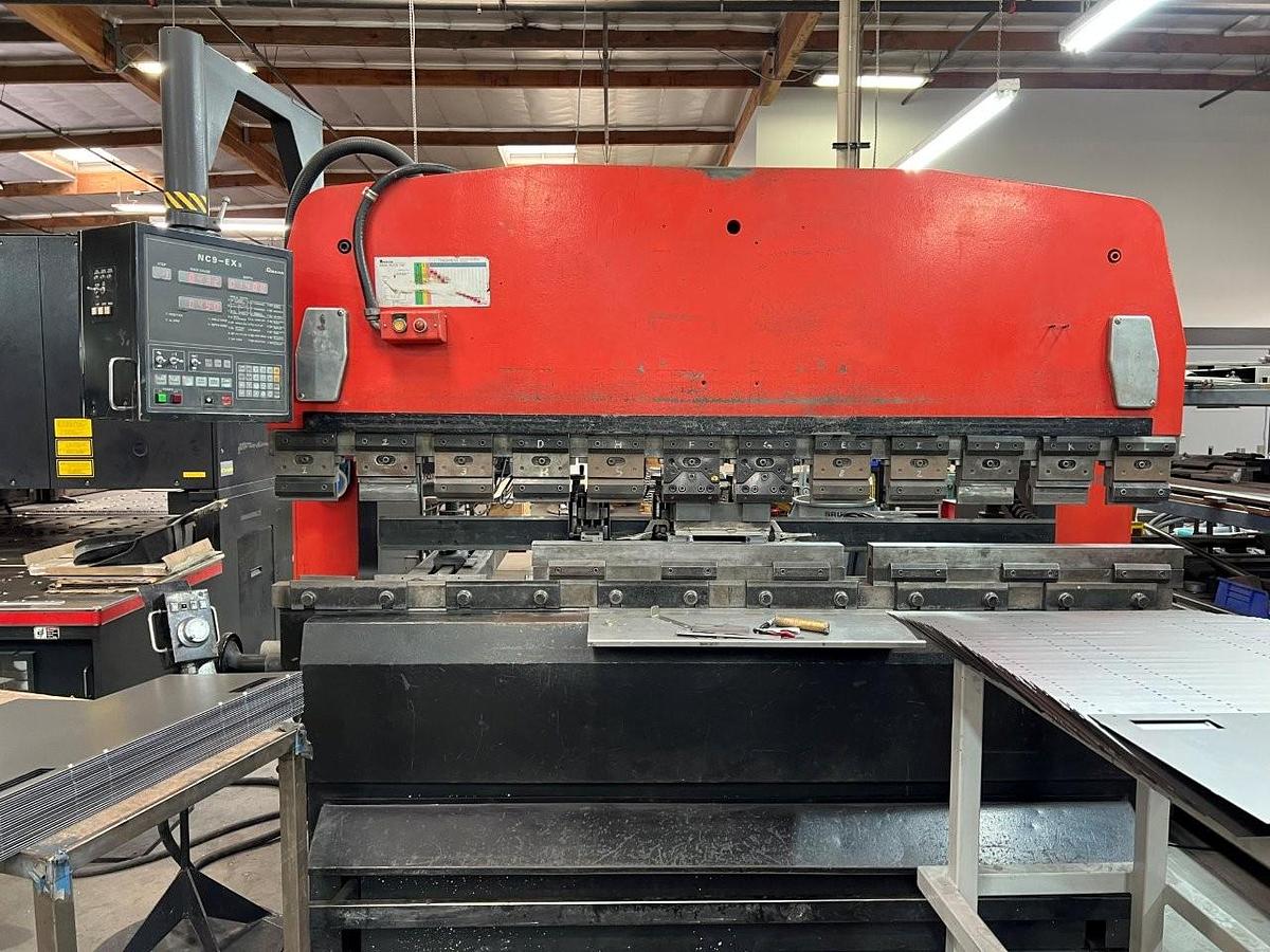 Used 1993 - 88 Ton Amada RG-80 CNC Press Brake