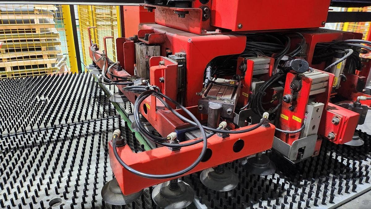 Used 2005 - 22 Ton Amada EM-2510NT CNC Turret Punch w/ASR48M& 7-Shelf Loader