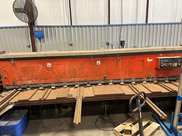 Used 1987 - 1/4" x 13' Amada M-4045 Mechanical Squaring Shear