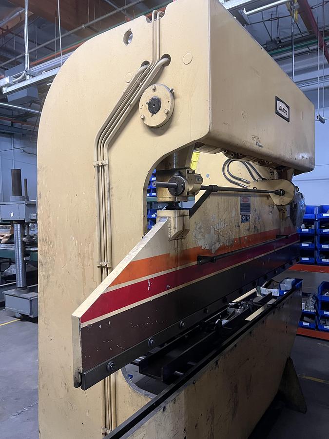 Used 36 Ton x 8' Di-Acro 16-96 Hydra Mechanical CNC Press Brake