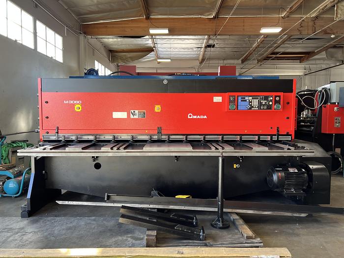 Used 1999 - 1/4" x 10' Amada M-3060 Mechanical Shear