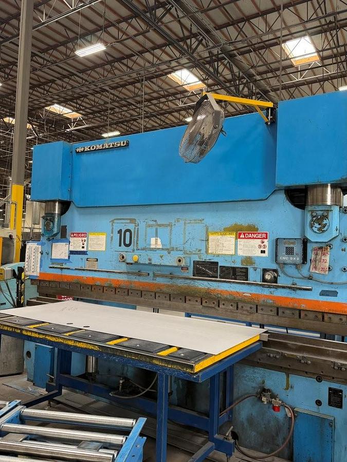 Used 1985 - 330 Ton x 13' Komatsu PHS300x400 CNC Hydraulic Press Brake