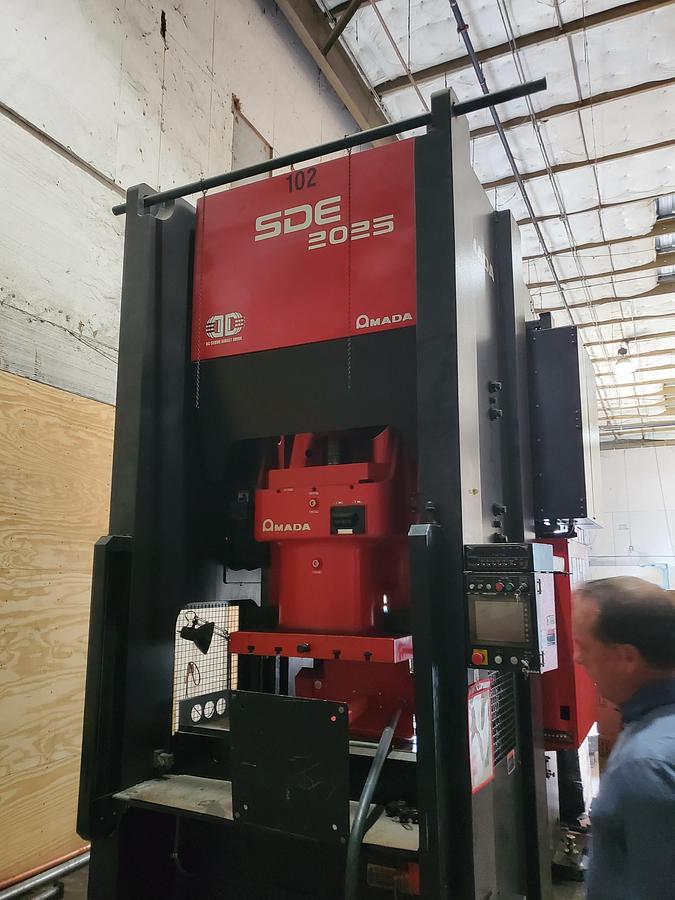 Used 2014 - 220 Ton Amada SDE-2025 Servo Driven Straightside Punch Press