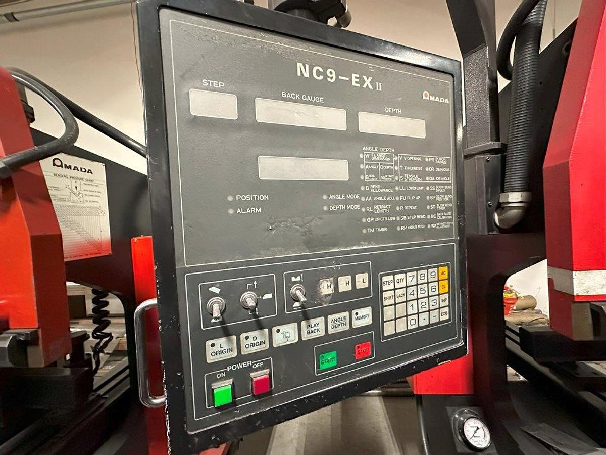 Used 1995 - 88 Ton Amada RG-80 CNC Press Brake