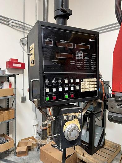 Used 1983 - 88 Ton Amada RG-80S CNC Press Brake