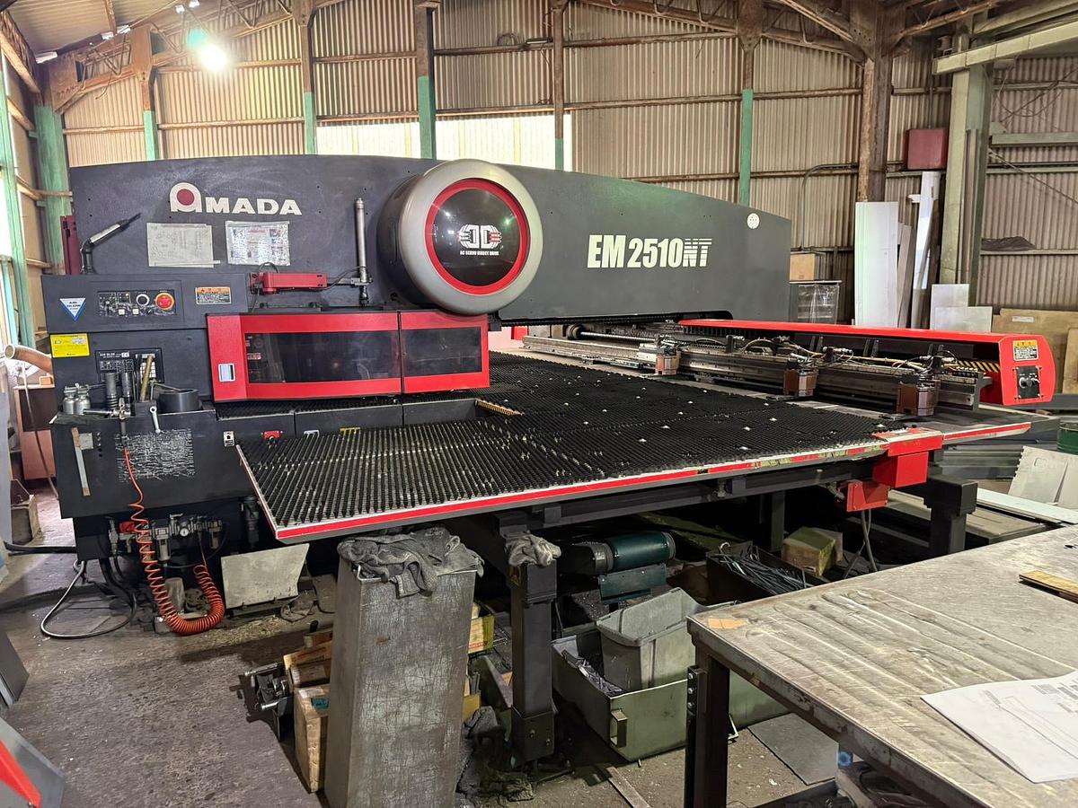 Used 2013 - 22 Ton Amada EM-2510NT Servo Driven Turret puncvh