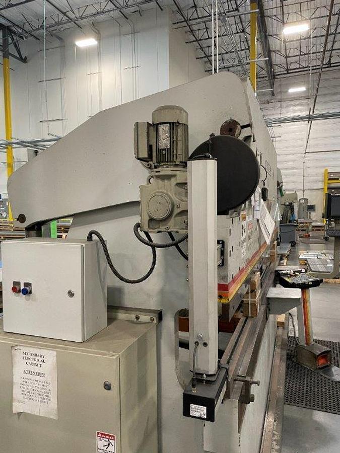 Used 2000 - 175 Ton x 14" Accurpress 717514 CNC Press Brake