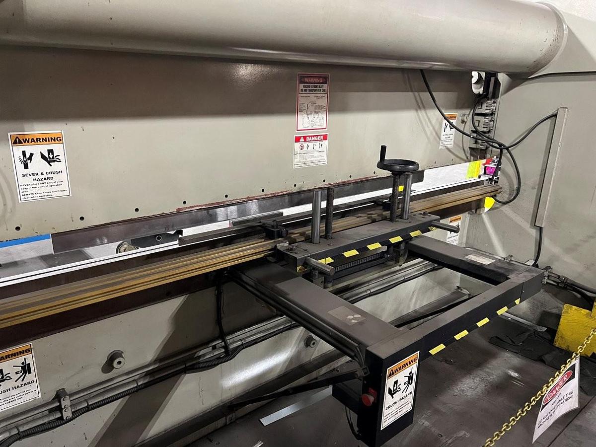 Used 2002 - 175 Ton x 12' Accurpress 717512 CNC Press Brake
